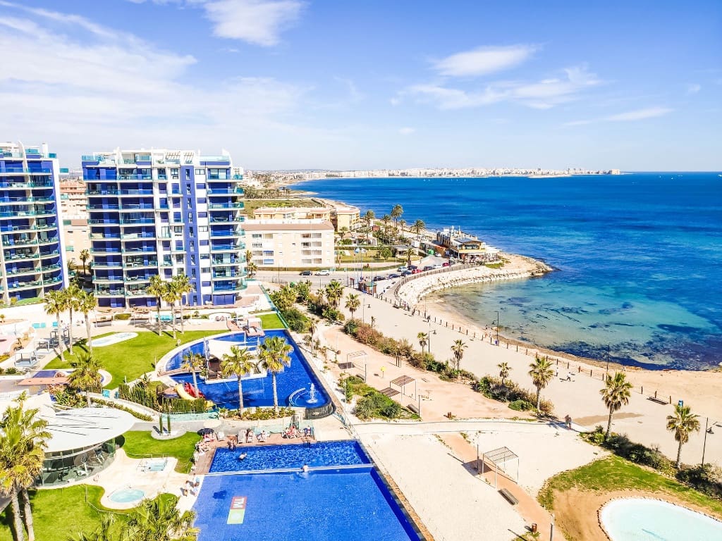 2 bedroom Apartment for sale in Punta Prima with pool garage - € 599,000 (Ref: 10112270)
