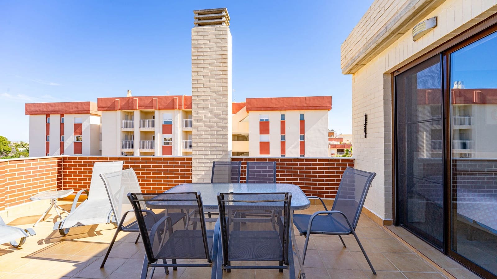 3 soveværelse Lejlighed til salg i Orihuela Costa med swimmingpool garage - € 235.000 (Ref: 10112271)