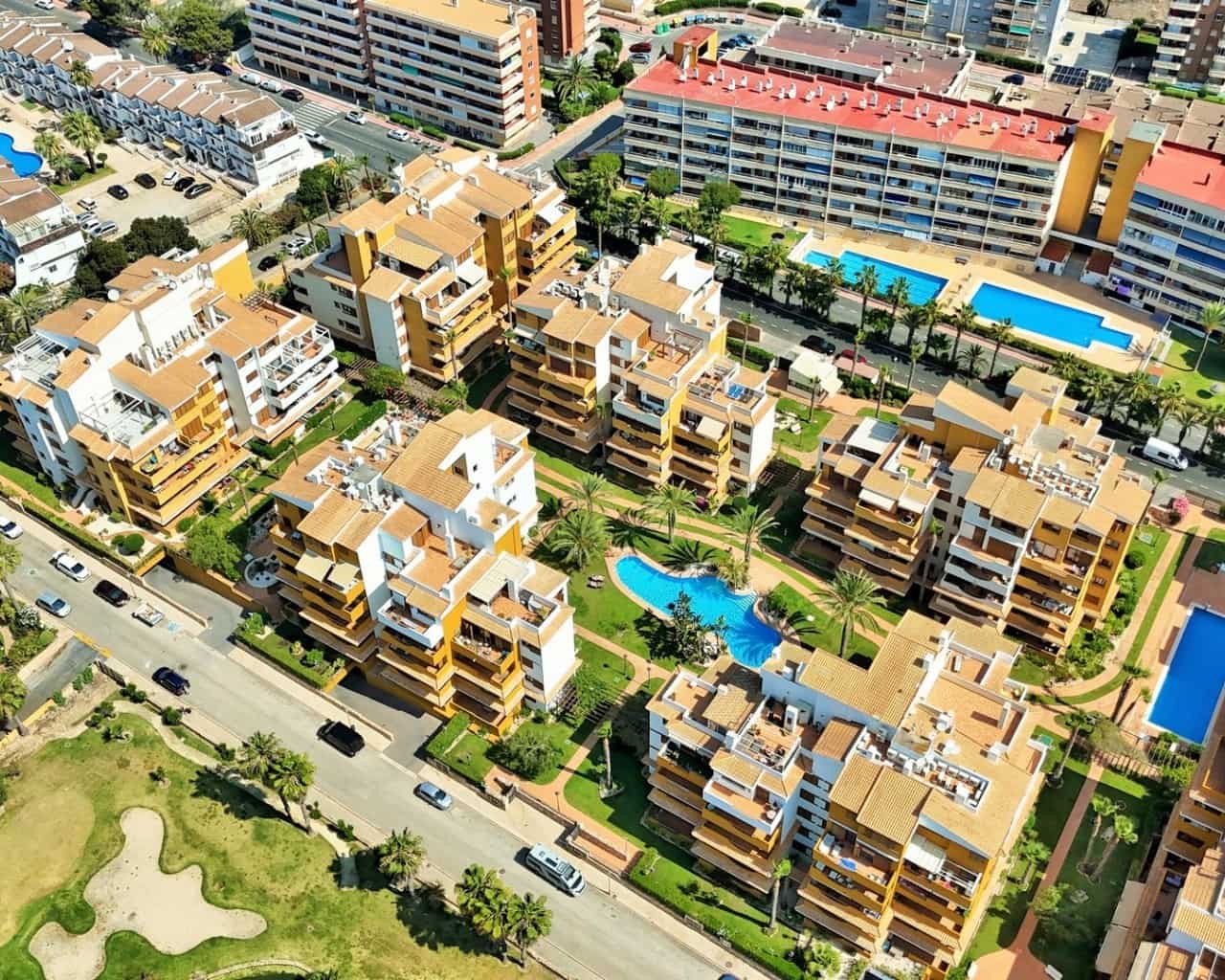 Apartamento de 2 habitaciones en Punta Prima en venta con piscina garaje - 280.000 € (Ref: 10113433)