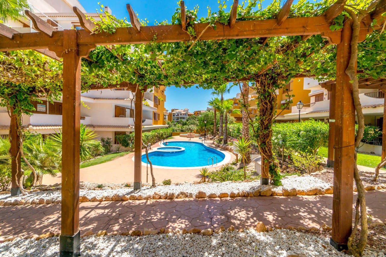 Apartamento de 2 habitaciones en Punta Prima en venta con piscina garaje - 280.000 € (Ref: 10113433)