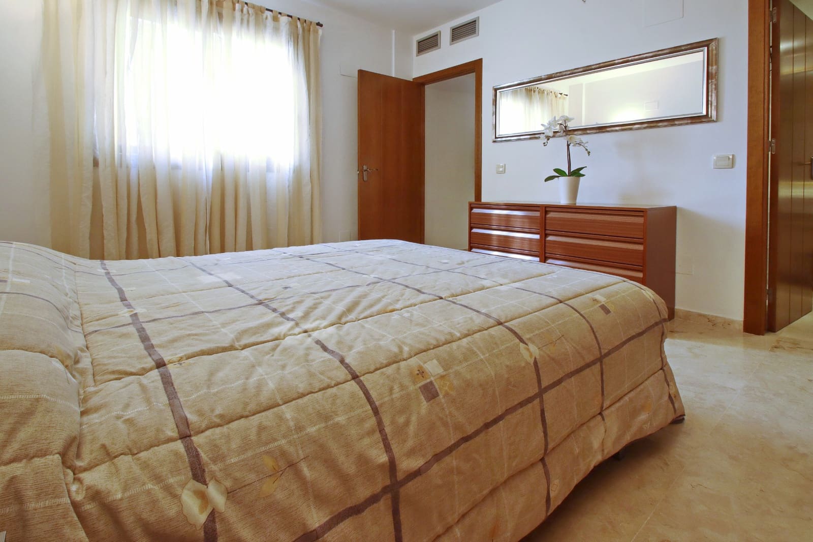 Apartamento de 2 habitaciones en Punta Prima en venta con piscina garaje - 280.000 € (Ref: 10113433)