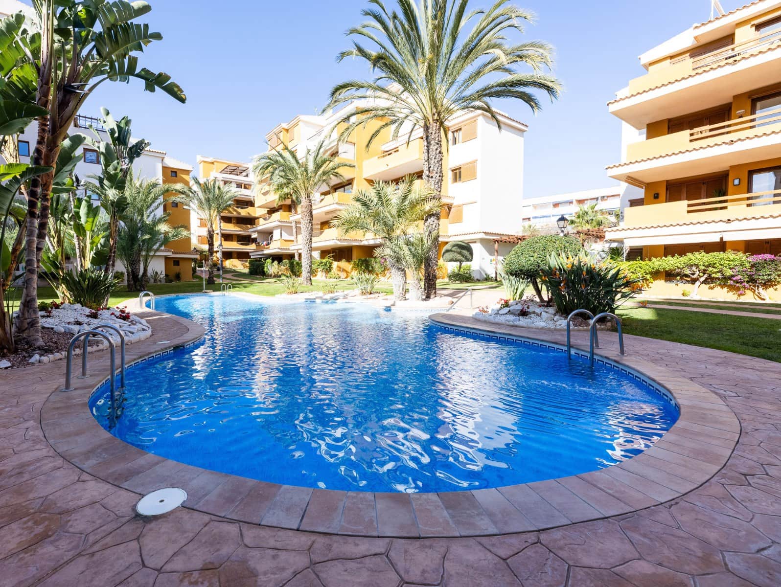 Apartamento de 2 habitaciones en Punta Prima en venta con piscina garaje - 280.000 € (Ref: 10113433)