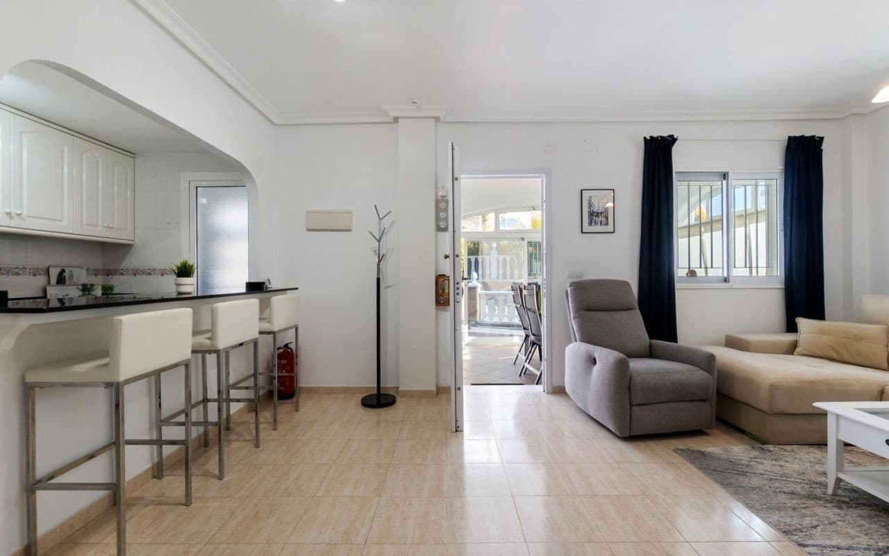 3 sovrum Hus till salu i Playa Flamenca med pool garage - 329 000 € (Ref: 10113435)