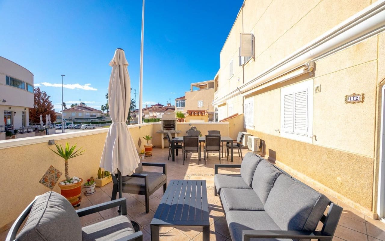 3 sovrum Hus till salu i Playa Flamenca med pool garage - 329 000 € (Ref: 10113435)