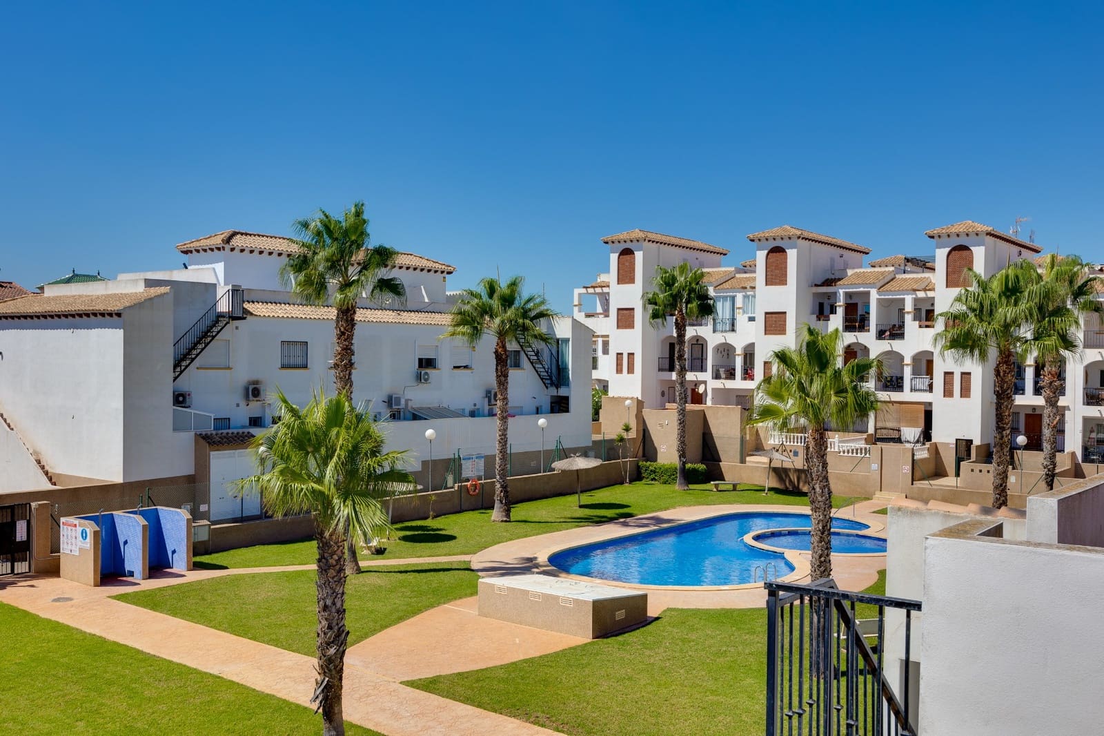 2 soveværelse Lejlighed til salg i Orihuela Costa med swimmingpool garage - € 179.000 (Ref: 10113437)