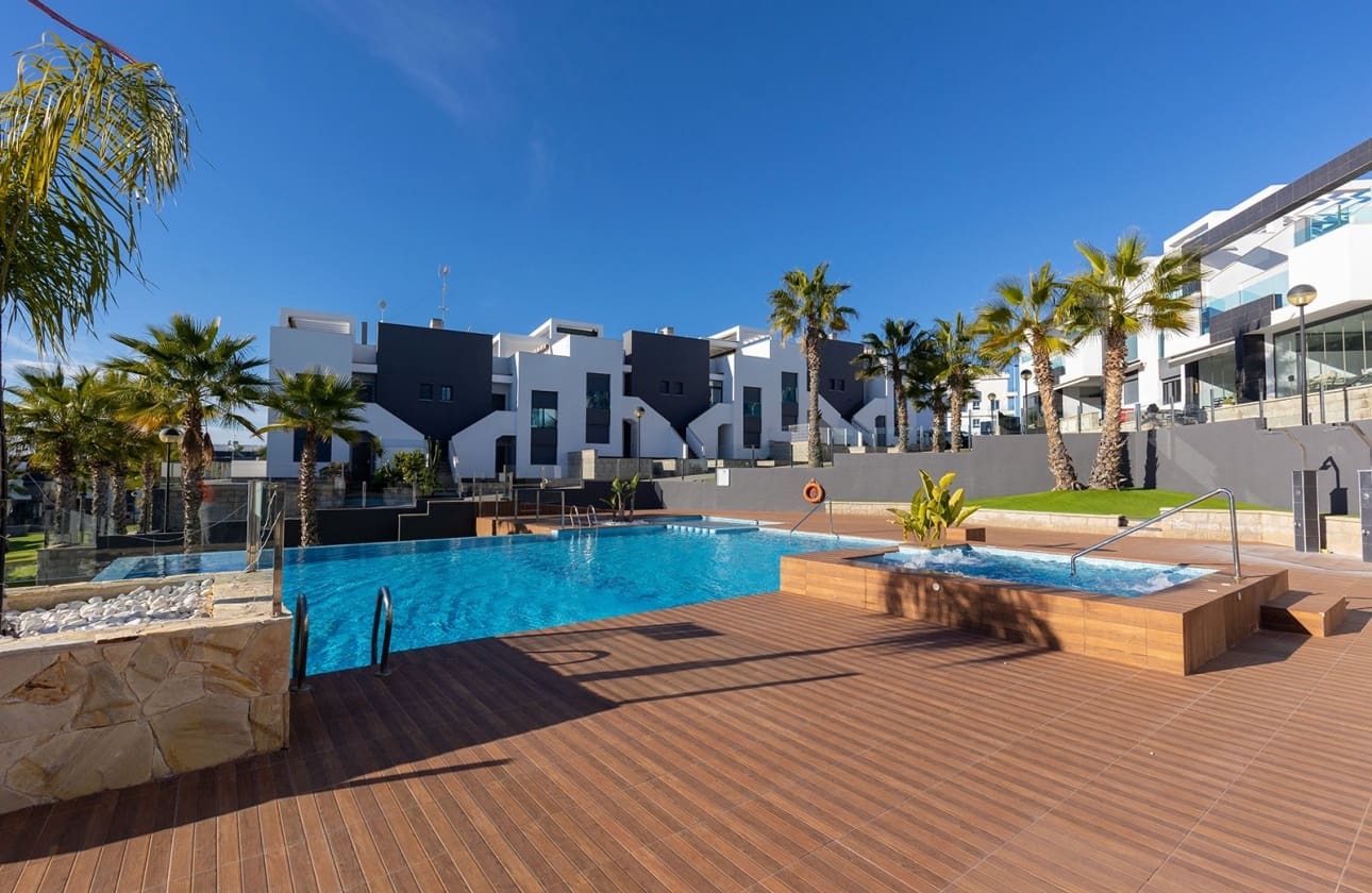 2 bedroom Apartment for sale in Los Altos with pool garage - € 274,900 (Ref: 10113443)