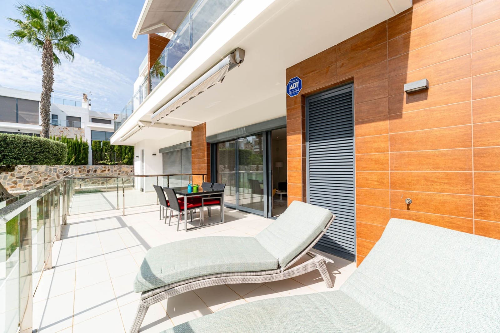 2 soverom Leilighet til salgs i Punta Prima med svømmebasseng garasje - € 270 000 (Ref: 10136754)