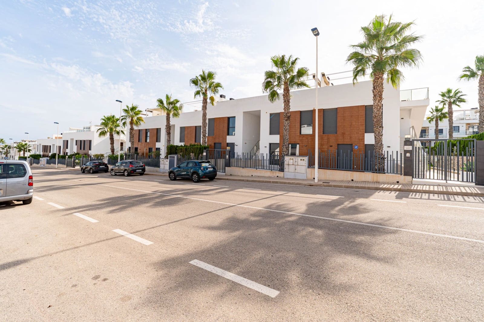 2 soverom Leilighet til salgs i Punta Prima med svømmebasseng garasje - € 270 000 (Ref: 10136754)