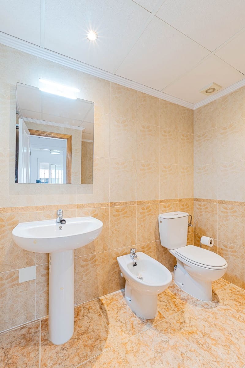 2 slaapkamer Appartement te koop in Orihuela Costa met zwembad garage - € 150.000 (Ref: 10158393)