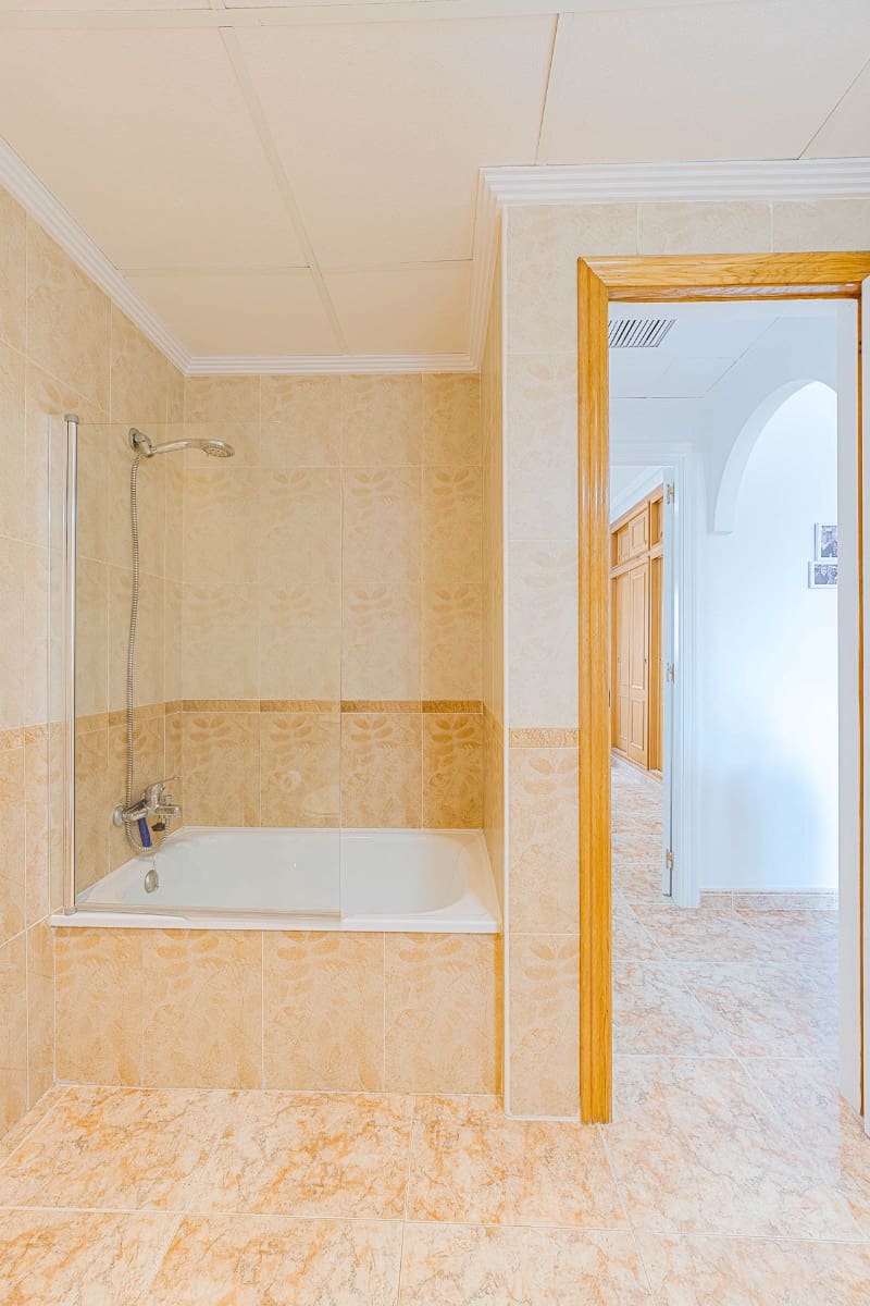 2 slaapkamer Appartement te koop in Orihuela Costa met zwembad garage - € 150.000 (Ref: 10158393)