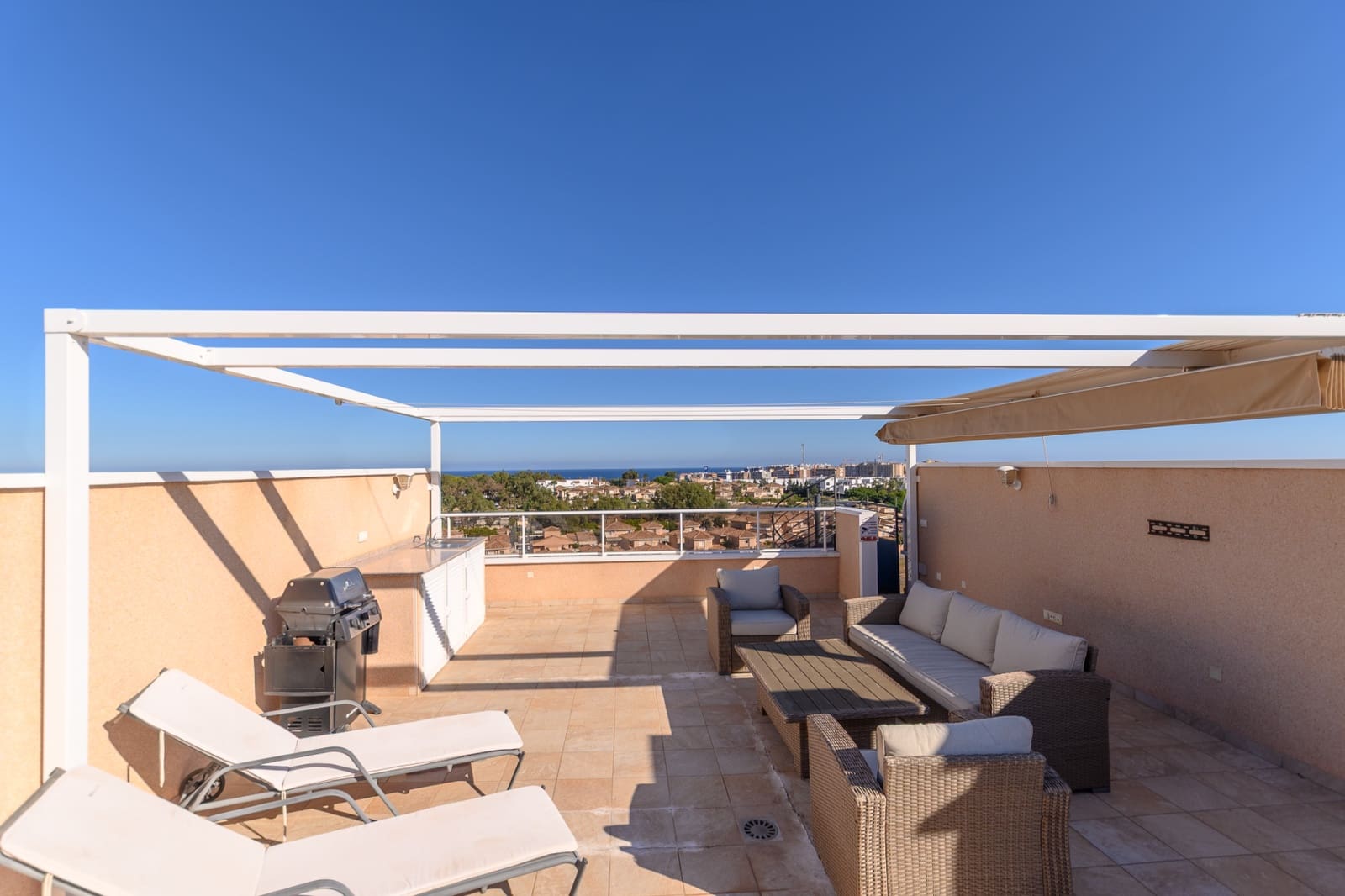 2 chambre Appartement à vendre à Punta Prima avec piscine garage - 330 000 € (Ref: 10163585)