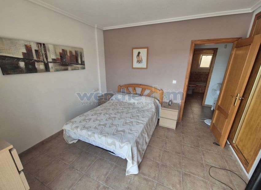 3 chambre Villa/Maison Mitoyenne à vendre à La Florida avec piscine garage - 189 950 € (Ref: 10009742)