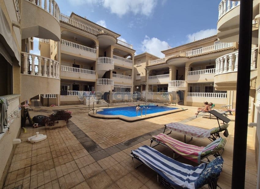 3 chambre Villa/Maison Mitoyenne à vendre à La Florida avec piscine garage - 189 950 € (Ref: 10009742)