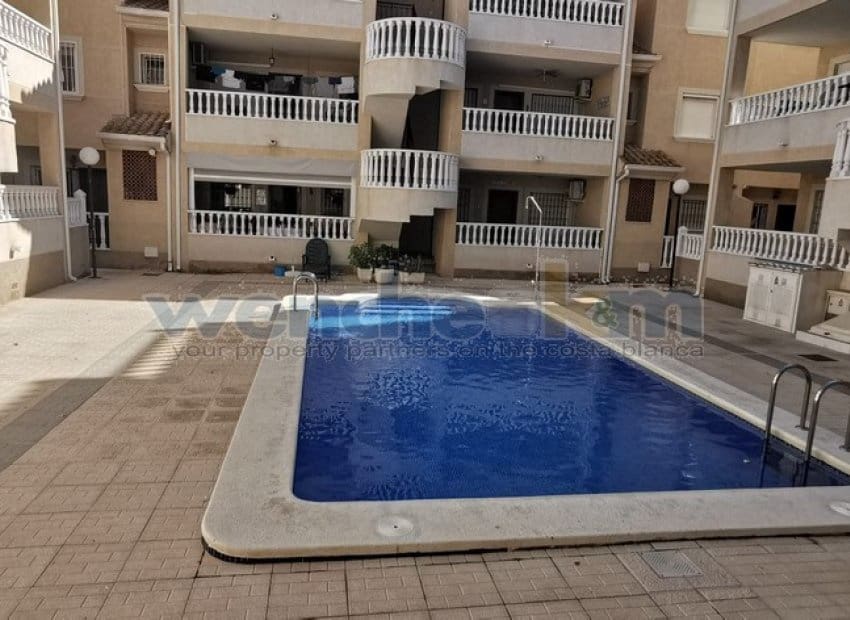 3 chambre Villa/Maison Mitoyenne à vendre à La Florida avec piscine garage - 189 950 € (Ref: 10009742)