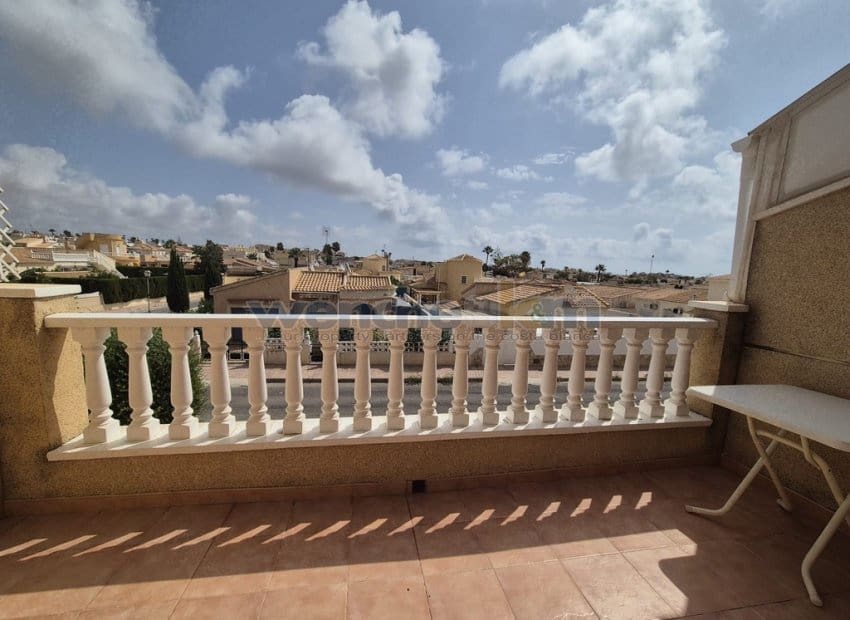 3 chambre Villa/Maison Mitoyenne à vendre à La Florida avec piscine garage - 189 950 € (Ref: 10009742)