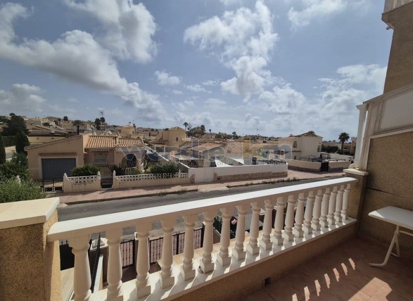 3 chambre Villa/Maison Mitoyenne à vendre à La Florida avec piscine garage - 189 950 € (Ref: 10009742)