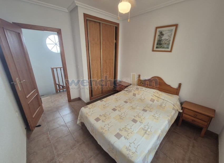 3 chambre Villa/Maison Mitoyenne à vendre à La Florida avec piscine garage - 189 950 € (Ref: 10009742)