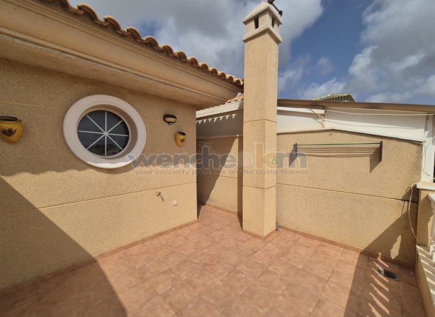 3 chambre Villa/Maison Mitoyenne à vendre à La Florida avec piscine garage - 189 950 € (Ref: 10009742)