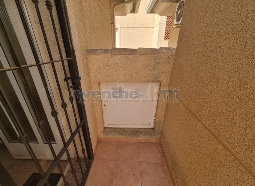 3 chambre Villa/Maison Mitoyenne à vendre à La Florida avec piscine garage - 189 950 € (Ref: 10009742)