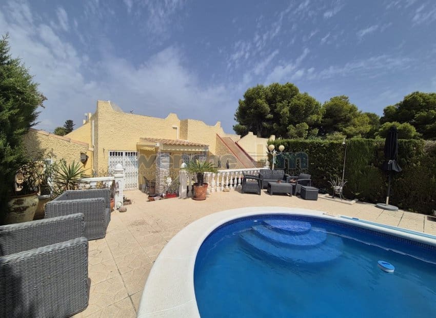 Pareado de 2 habitaciones en Los Balcones en venta con piscina garaje - 299.950 € (Ref: 10033070)
