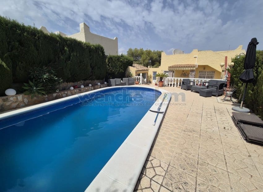 Pareado de 2 habitaciones en Los Balcones en venta con piscina garaje - 299.950 € (Ref: 10033070)