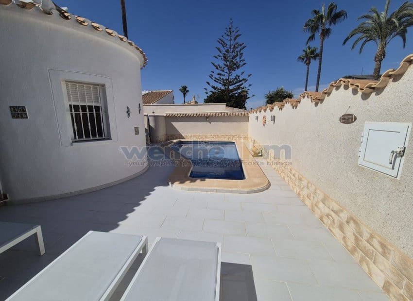 2 slaapkamer Villa te koop in La Florida met zwembad - € 299.950 (Ref: 10062772)
