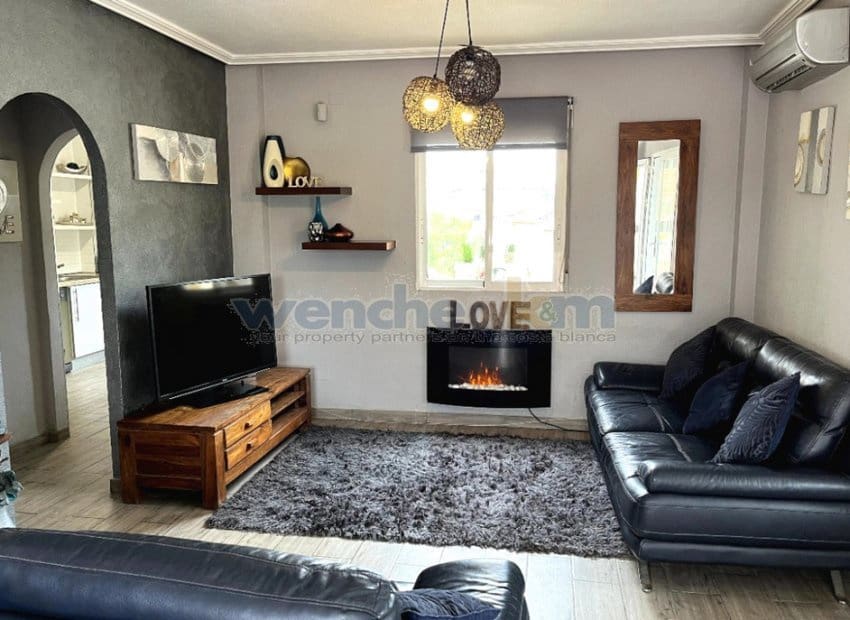 4 soveværelse Villa til salg i Playa Flamenca med swimmingpool - € 399.000 (Ref: 8853252)