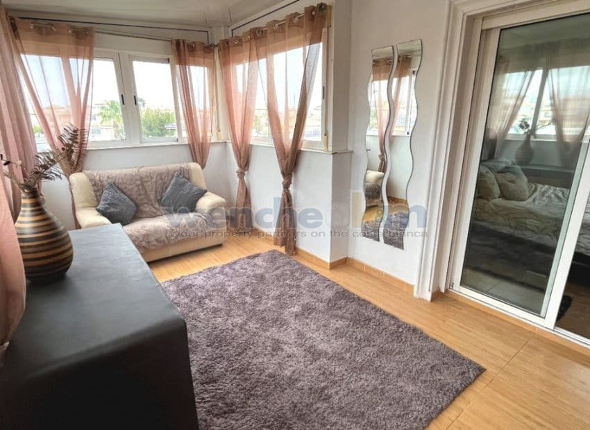 4 soveværelse Villa til salg i Playa Flamenca med swimmingpool - € 399.000 (Ref: 8853252)