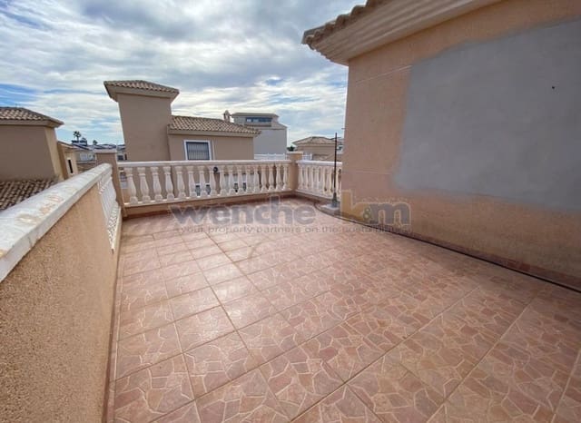 Chalet de 3 habitaciones en Los Altos en venta con piscina - 339.000 € (Ref: 8853258)