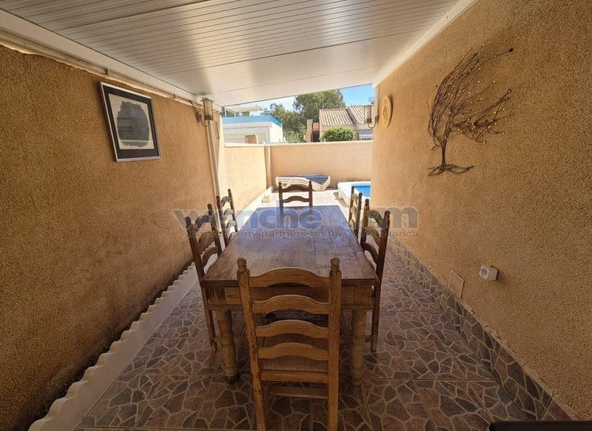 2 Zimmer Villa zu verkaufen in Torrevieja mit Pool - 239.950 € (Ref: 8912362)