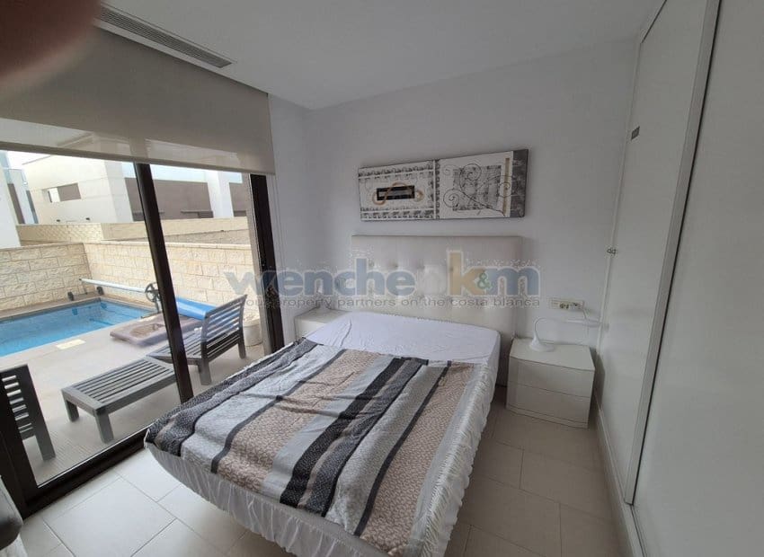 2 Zimmer Bungalow zu verkaufen in Ciudad Quesada mit Pool - 229.000 € (Ref: 8936167)