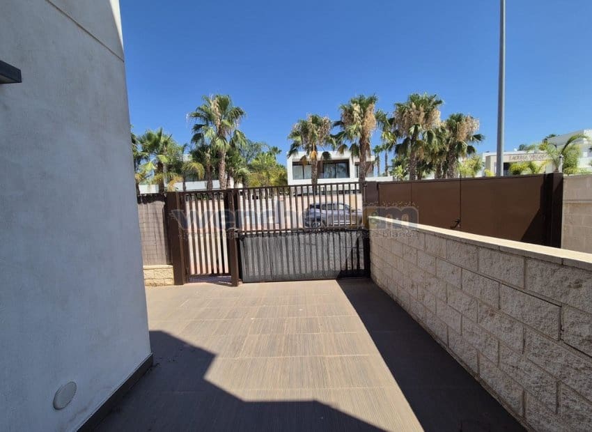 2 chambre Bungalow à vendre à Ciudad Quesada avec piscine - 245 000 € (Ref: 8936167)