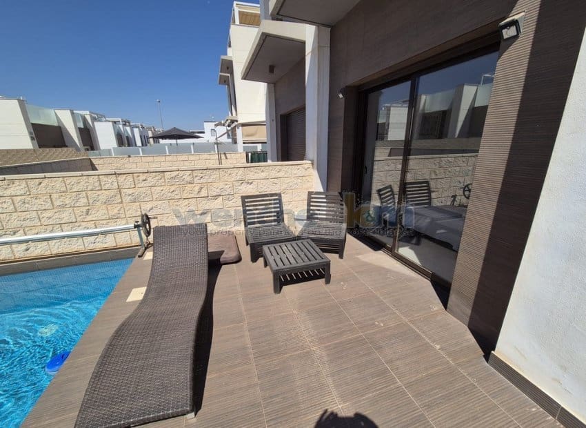 2 chambre Bungalow à vendre à Ciudad Quesada avec piscine - 245 000 € (Ref: 8936167)