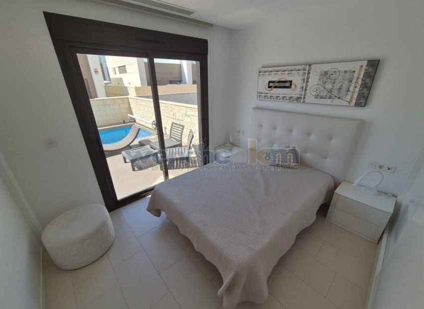 2 chambre Bungalow à vendre à Ciudad Quesada avec piscine - 245 000 € (Ref: 8936167)