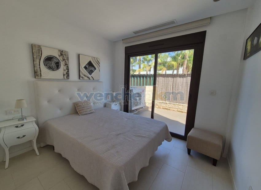 2 chambre Bungalow à vendre à Ciudad Quesada avec piscine - 245 000 € (Ref: 8936167)