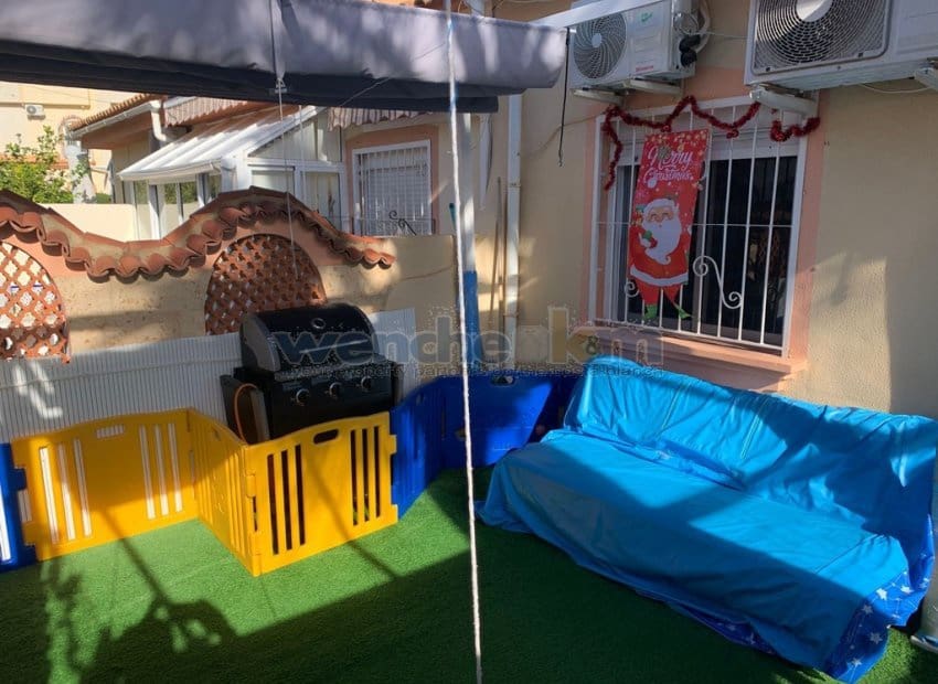 2 Zimmer Reihenhaus zu verkaufen in La Florida mit Pool - 145.000 € (Ref: 9473216)