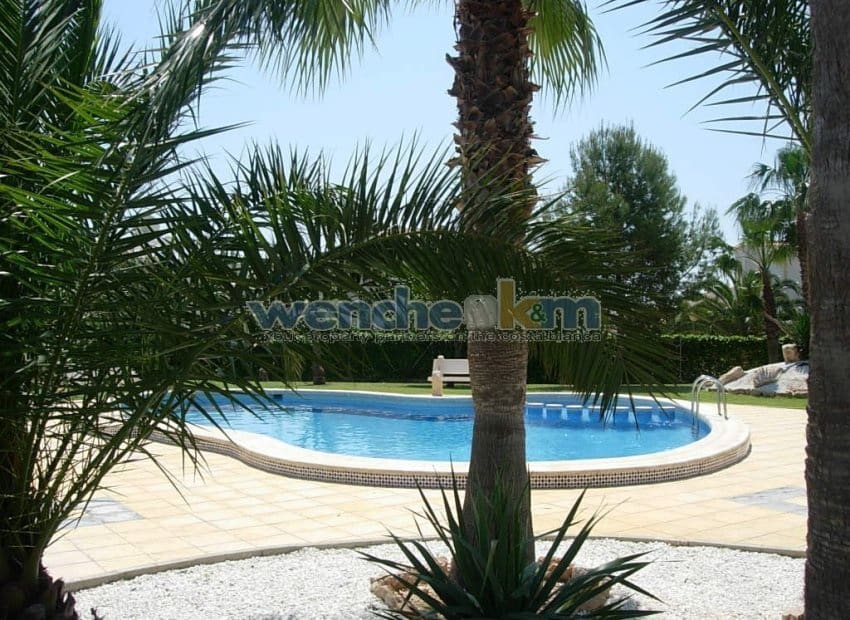 2 Zimmer Reihenhaus zu verkaufen in La Florida mit Pool - 145.000 € (Ref: 9473216)