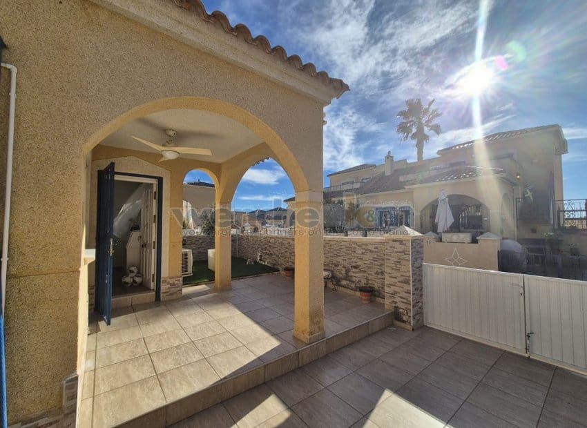 2 chambre Villa/Maison Semi-Mitoyenne à vendre à Los Altos avec piscine garage - 179 995 € (Ref: 9495283)