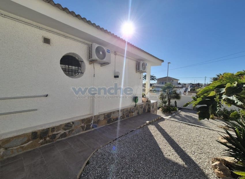 Chalet de 4 habitaciones en Los Balcones en venta con piscina garaje - 779.950 € (Ref: 9606374)