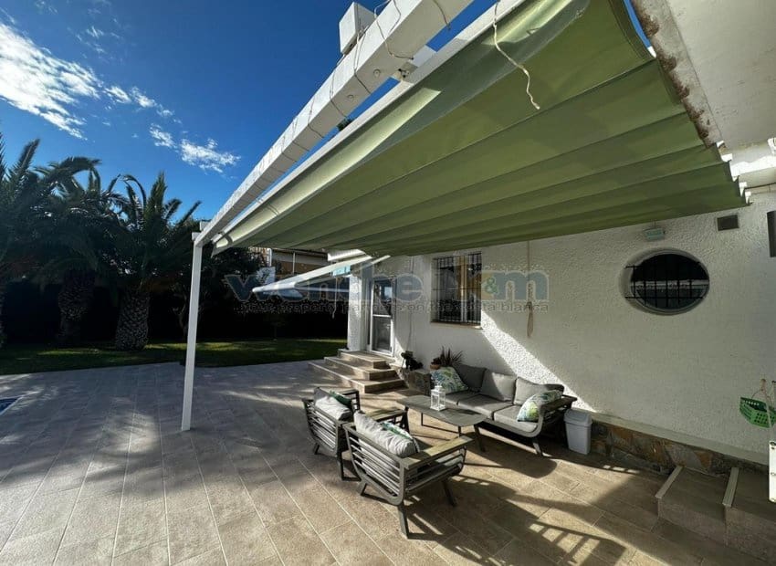 Chalet de 4 habitaciones en Los Balcones en venta con piscina garaje - 779.950 € (Ref: 9606374)