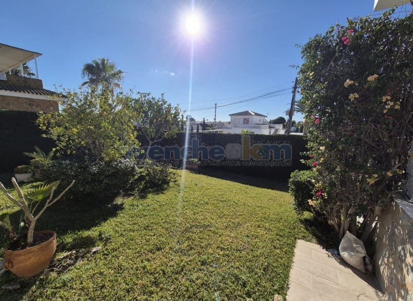 Chalet de 4 habitaciones en Los Balcones en venta con piscina garaje - 779.950 € (Ref: 9606374)