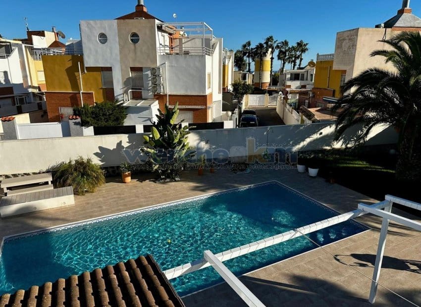 Chalet de 4 habitaciones en Los Balcones en venta con piscina garaje - 779.950 € (Ref: 9606374)