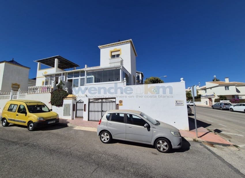 3 bedroom Villa for sale in Los Altos with pool garage - € 179,000 (Ref: 9618461)