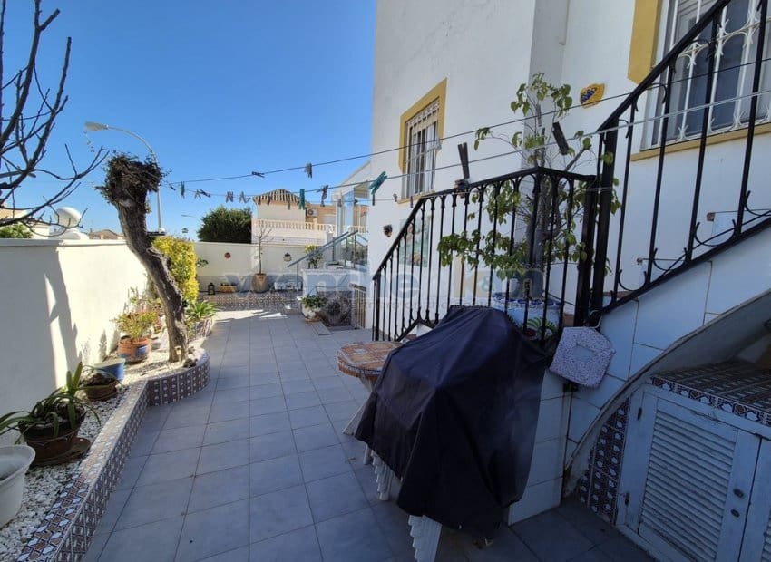 3 bedroom Villa for sale in Los Altos with pool garage - € 179,000 (Ref: 9618461)