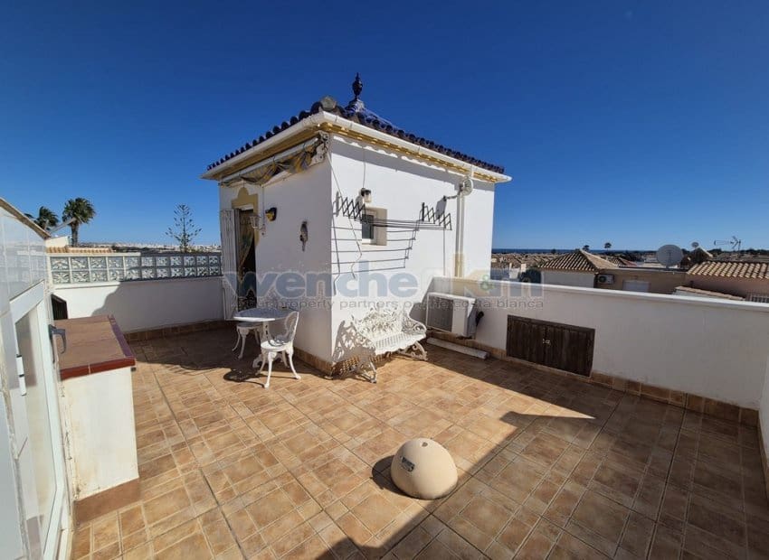 3 bedroom Villa for sale in Los Altos with pool garage - € 179,000 (Ref: 9618461)