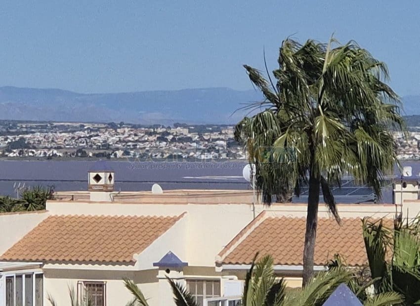 3 bedroom Villa for sale in Los Altos with pool garage - € 179,000 (Ref: 9618461)