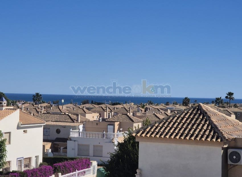 3 bedroom Villa for sale in Los Altos with pool garage - € 179,000 (Ref: 9618461)