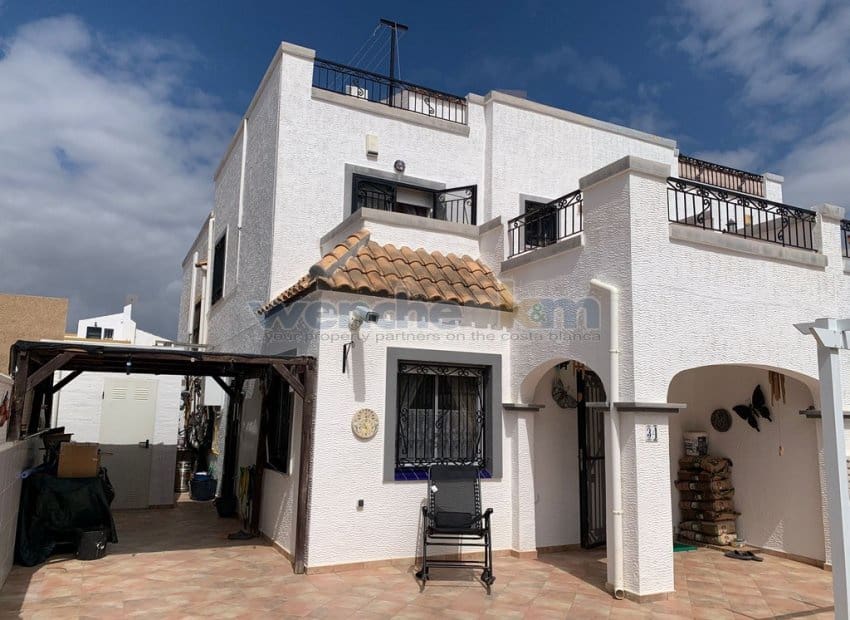 3 bedroom Villa for sale in Los Altos with pool garage - € 209,000 (Ref: 9730911)