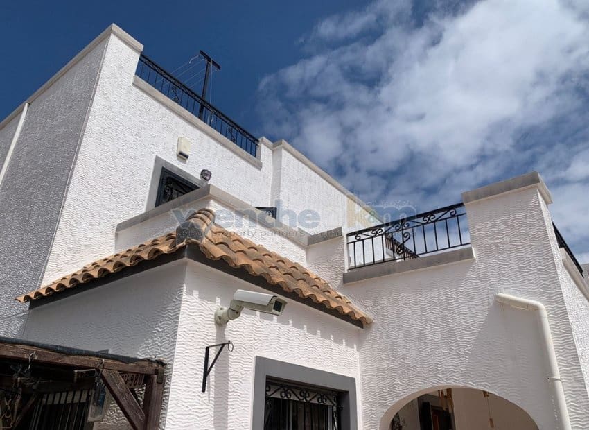 3 bedroom Villa for sale in Los Altos with pool garage - € 209,000 (Ref: 9730911)