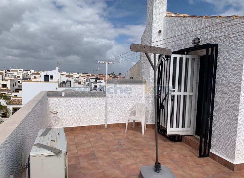 3 bedroom Villa for sale in Los Altos with pool garage - € 209,000 (Ref: 9730911)